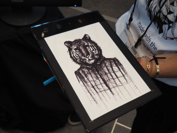 Pad de dessin intelligent ISKN apprend quelques nouveaux trucs